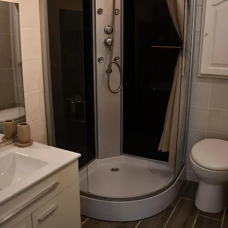 Le Patio H24,cosy,port,plage,wifi,netflix 아파트